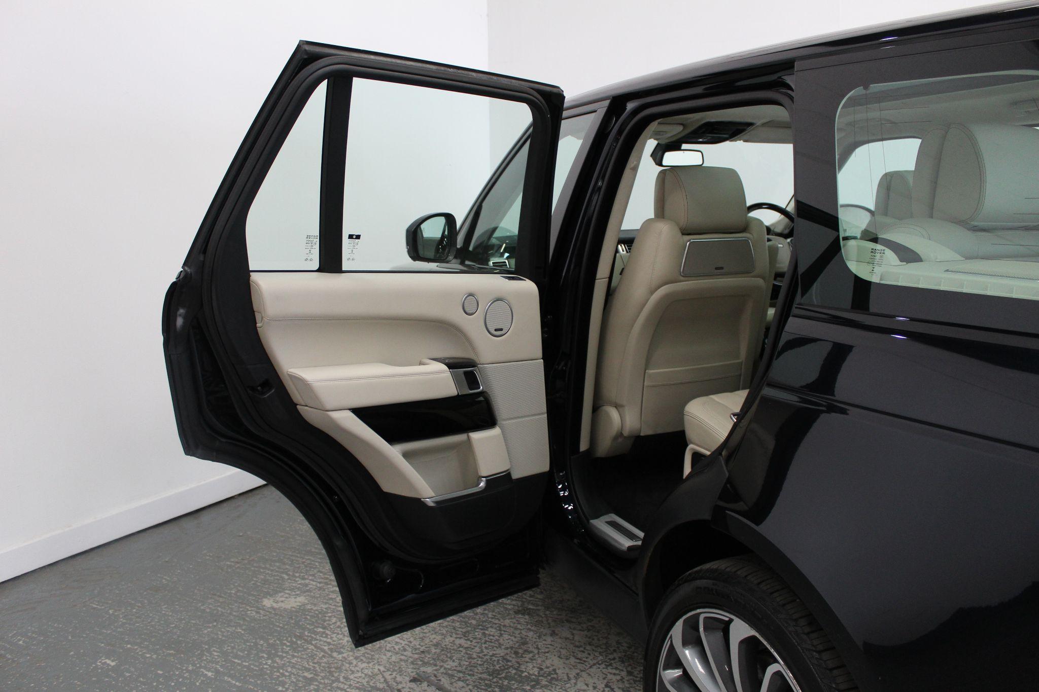 Land Rover Range Rover view 35