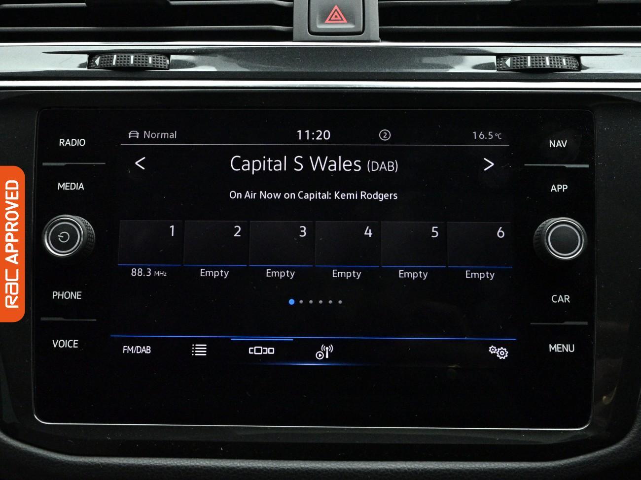 Volkswagen Tiguan view 18