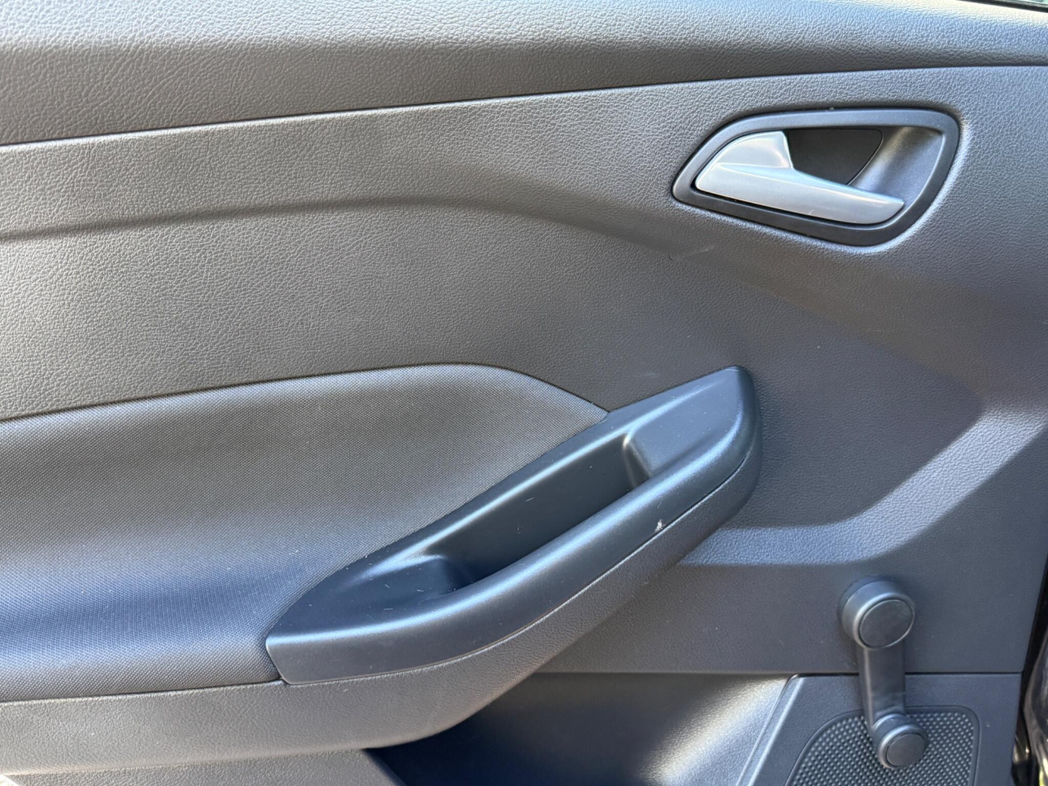 2018 Ford Focus image 30