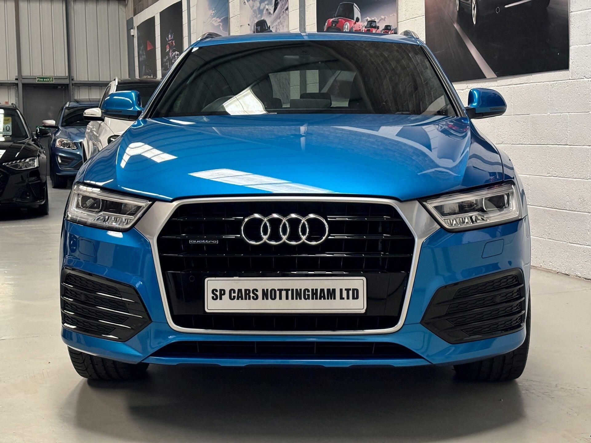 Audi Q3 view 32