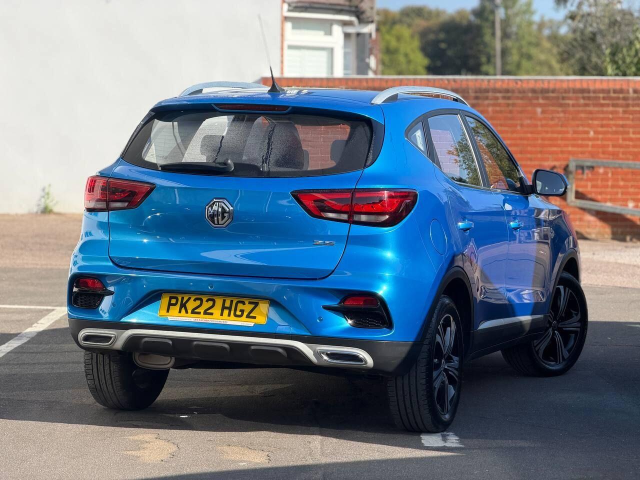 MG ZS view 43