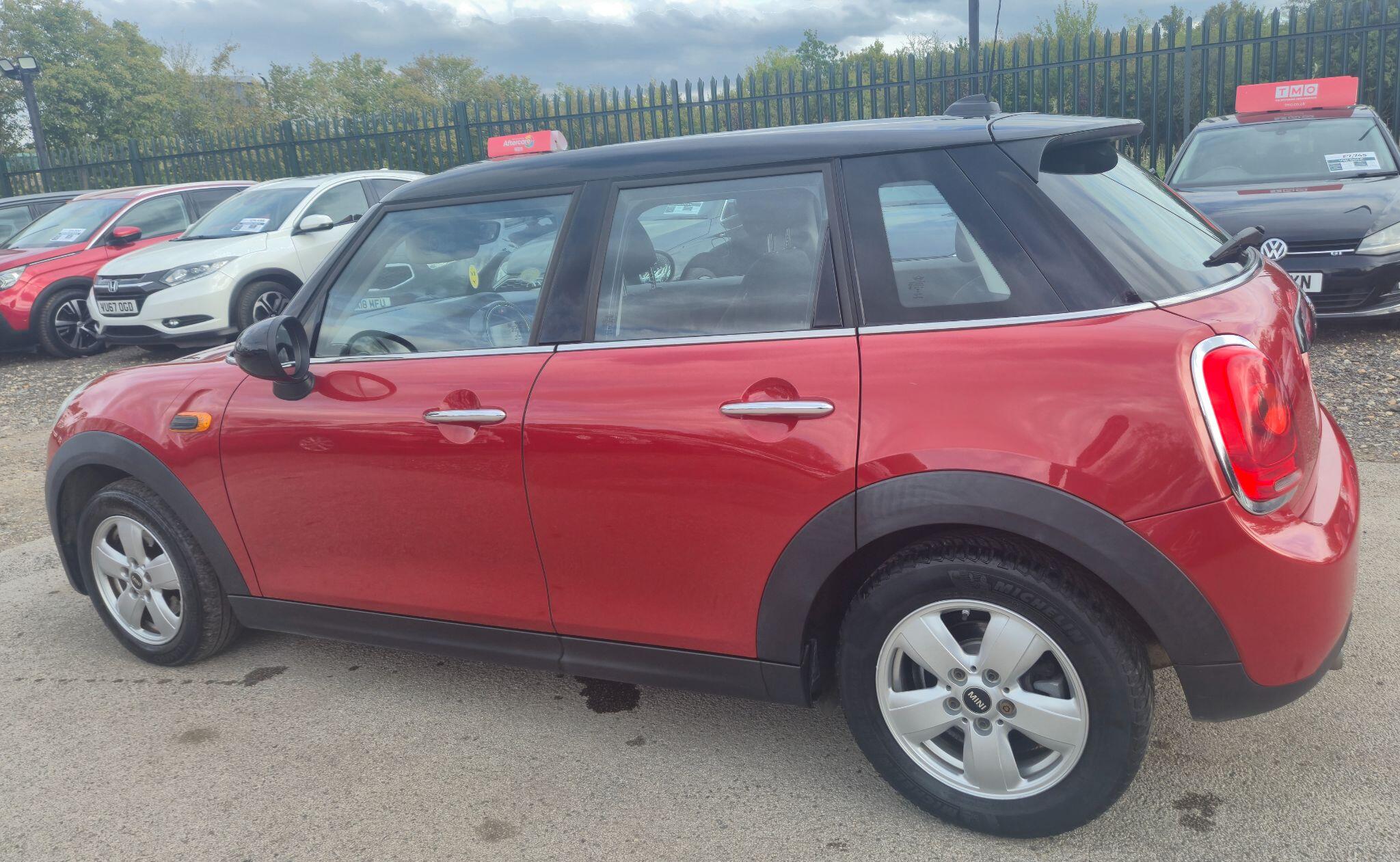 Mini Hatch view 8