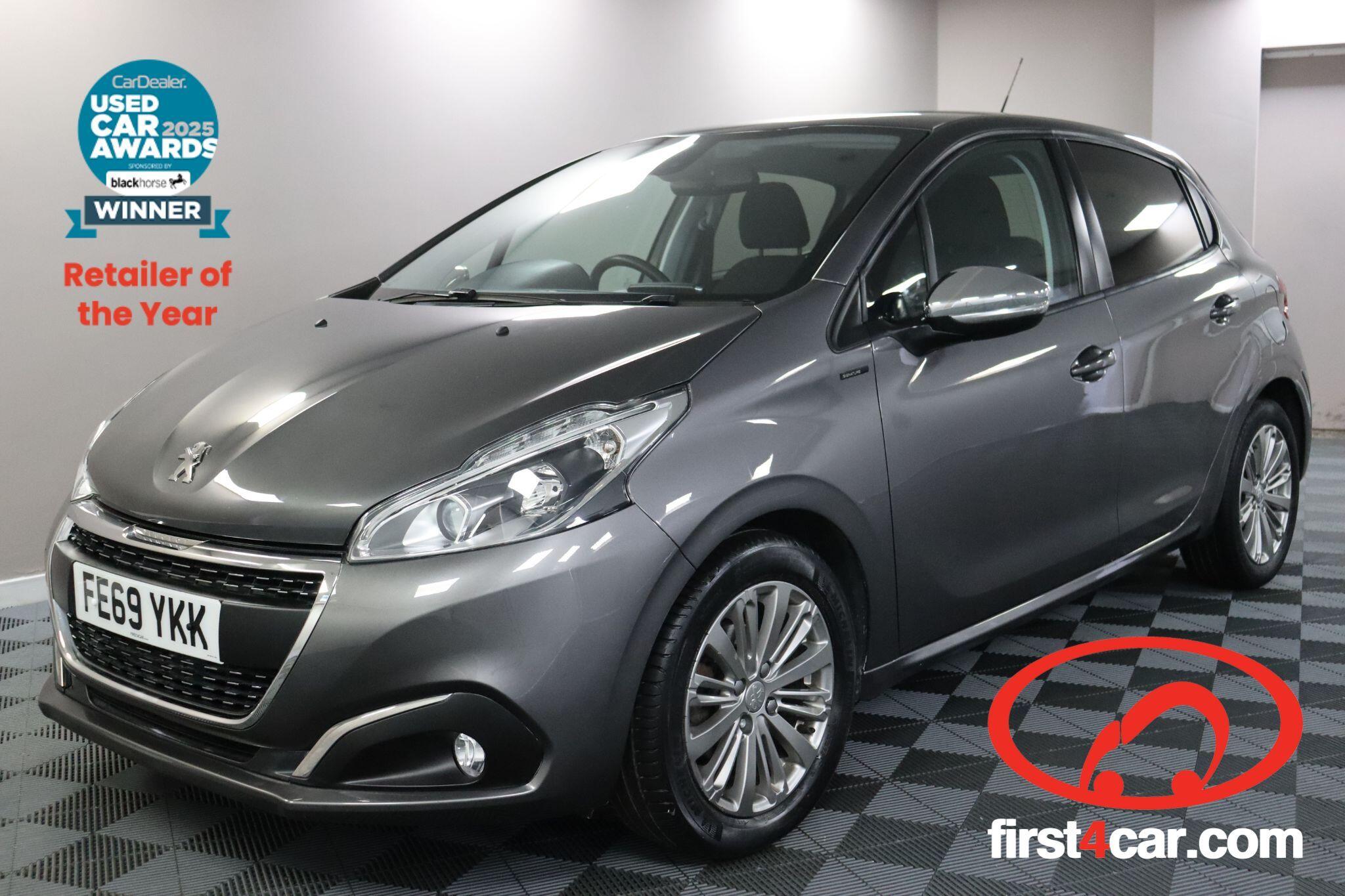 Peugeot 208 main image