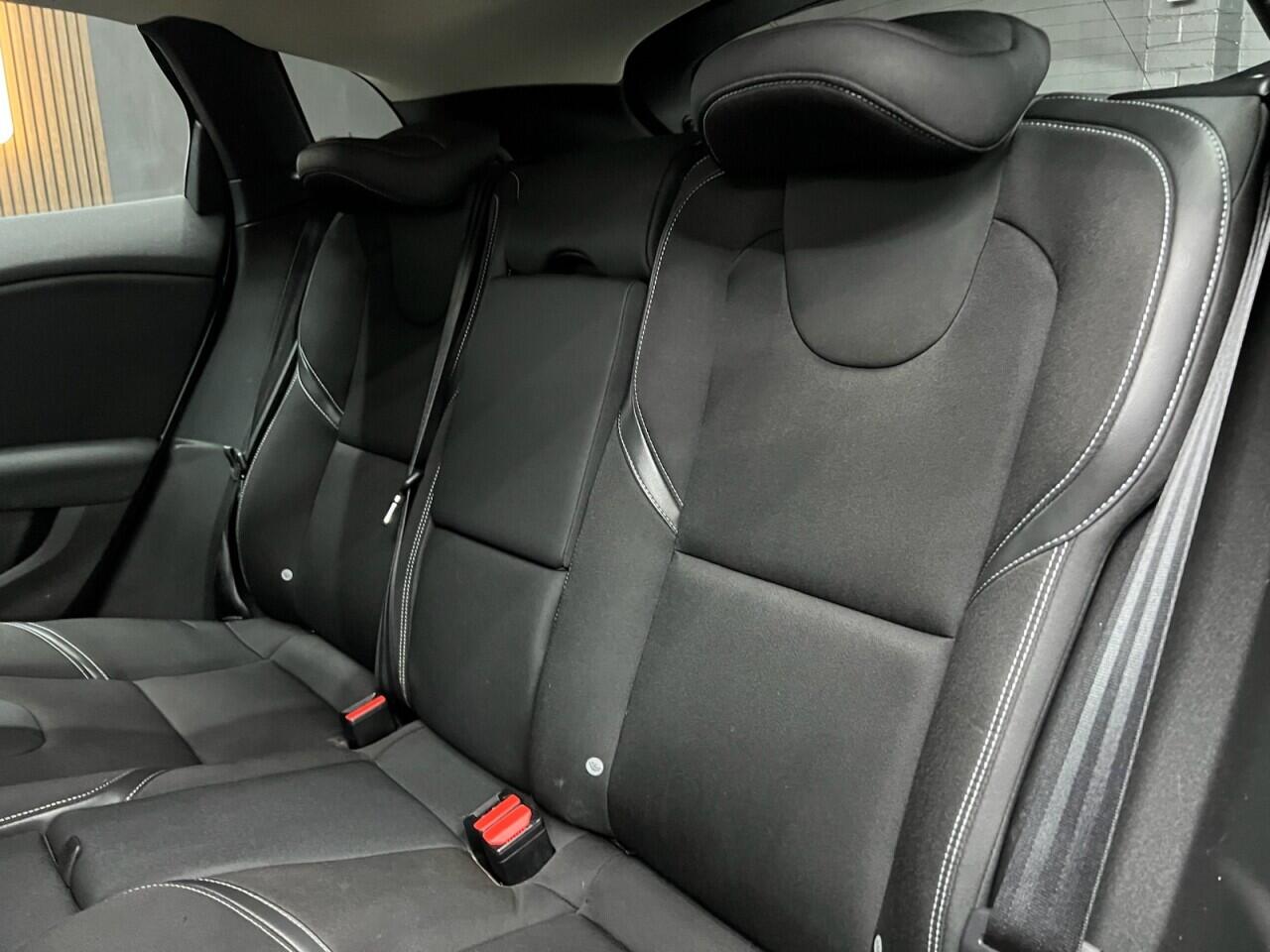 Volvo V40 view 45