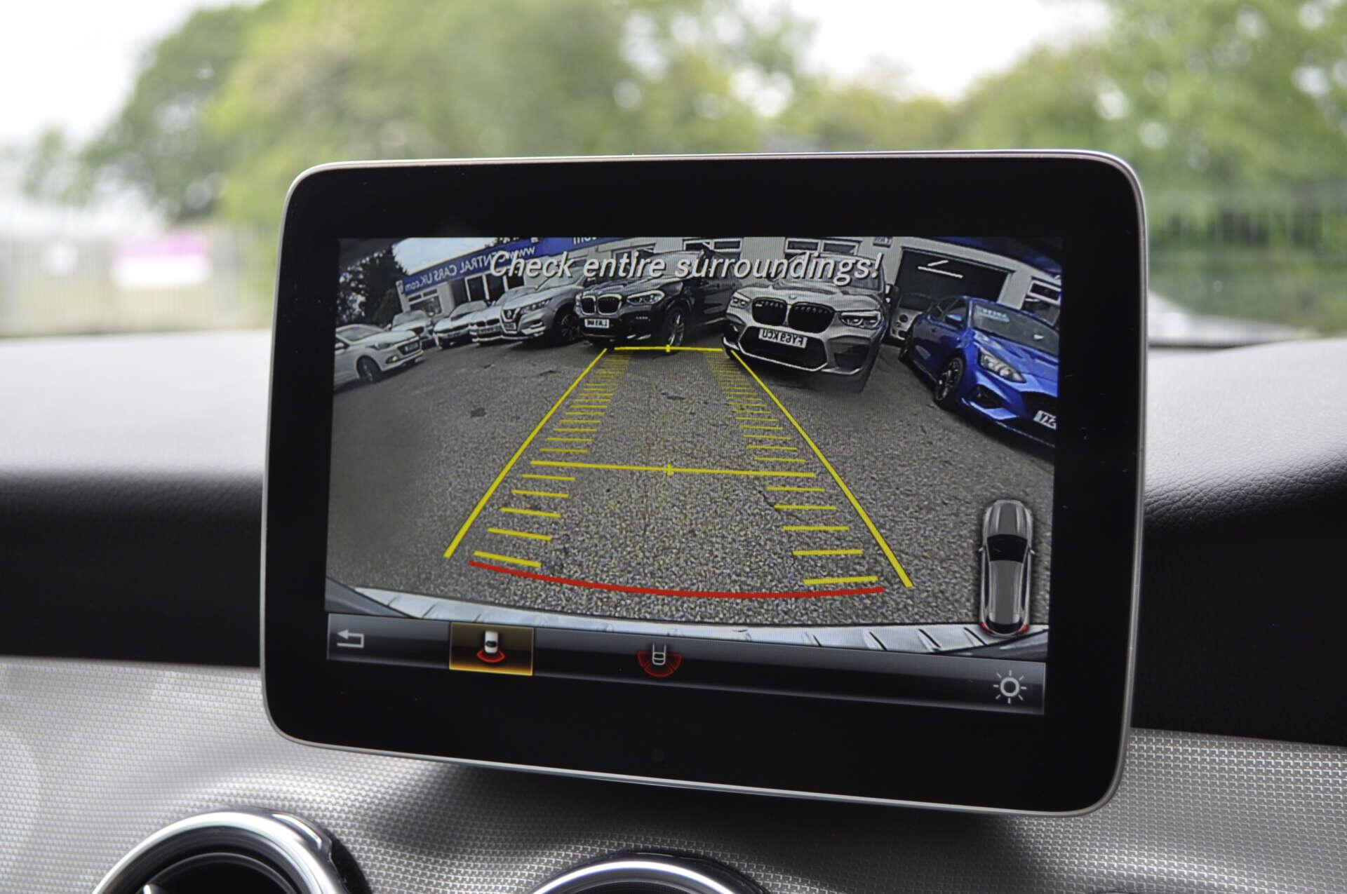 Mercedes-Benz Gla view 17