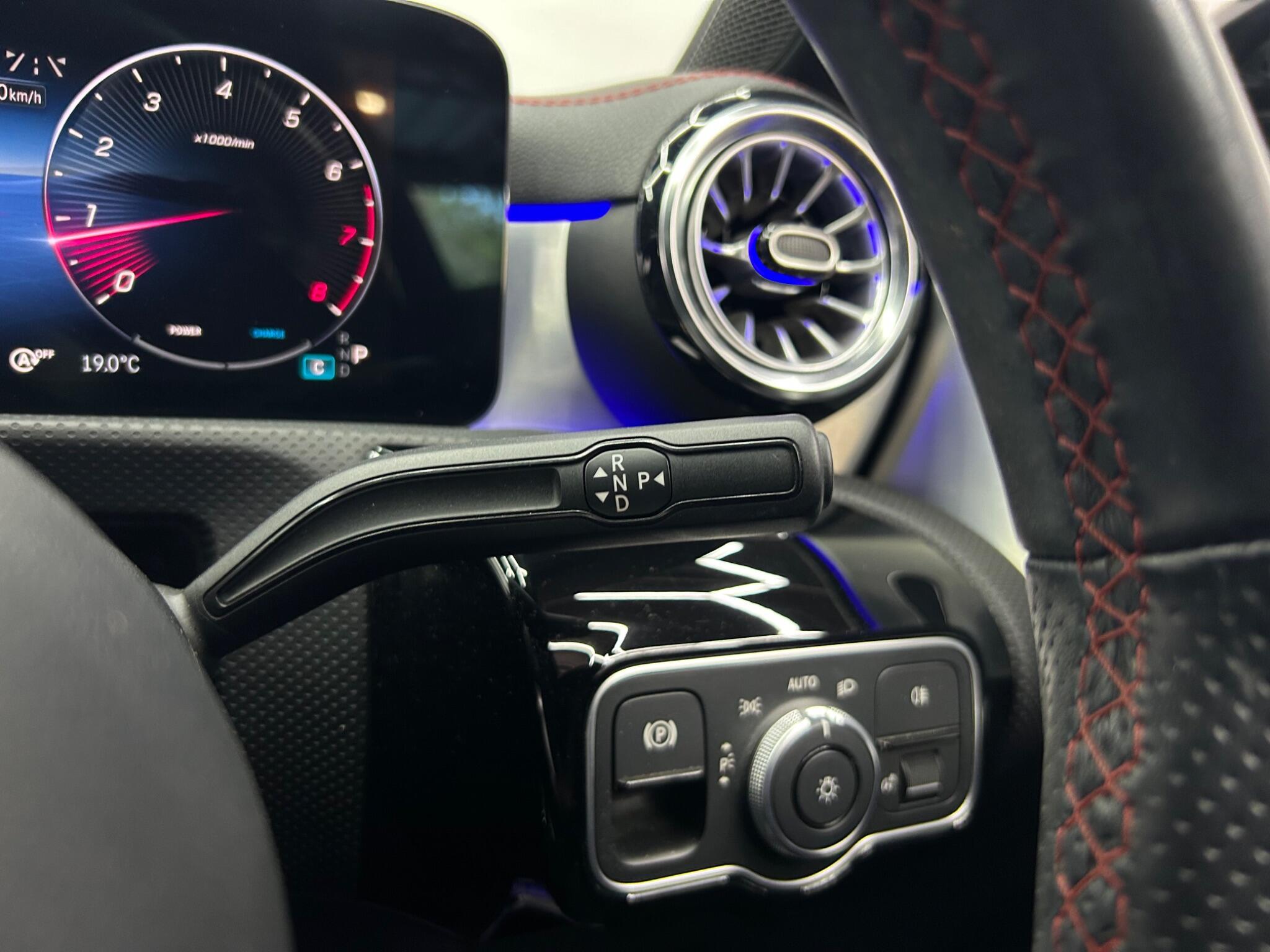 Mercedes-Benz Cla view 25