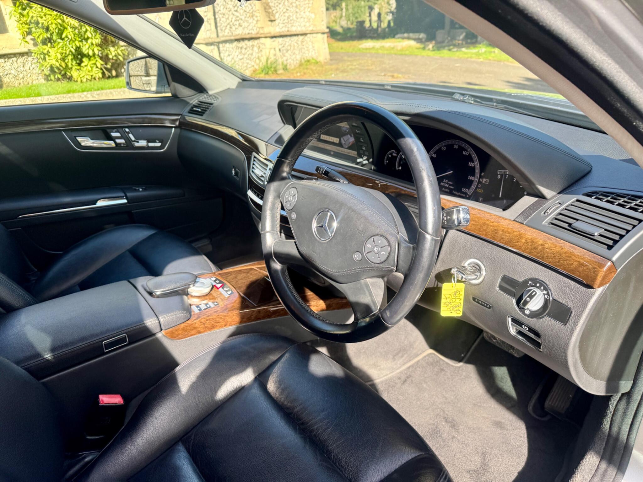 Mercedes-Benz S-Class view 22