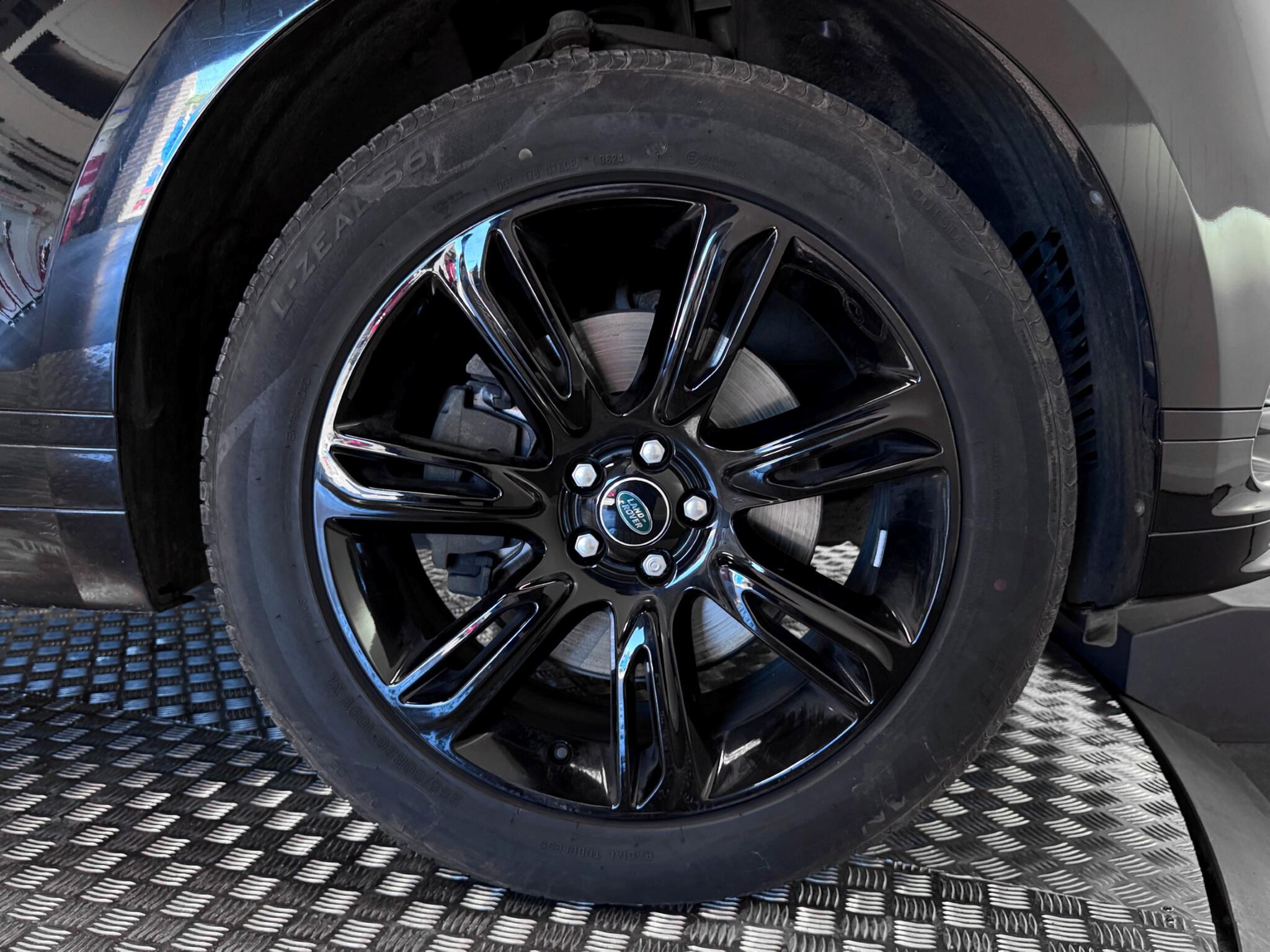 Land Rover Range Rover Velar view 72
