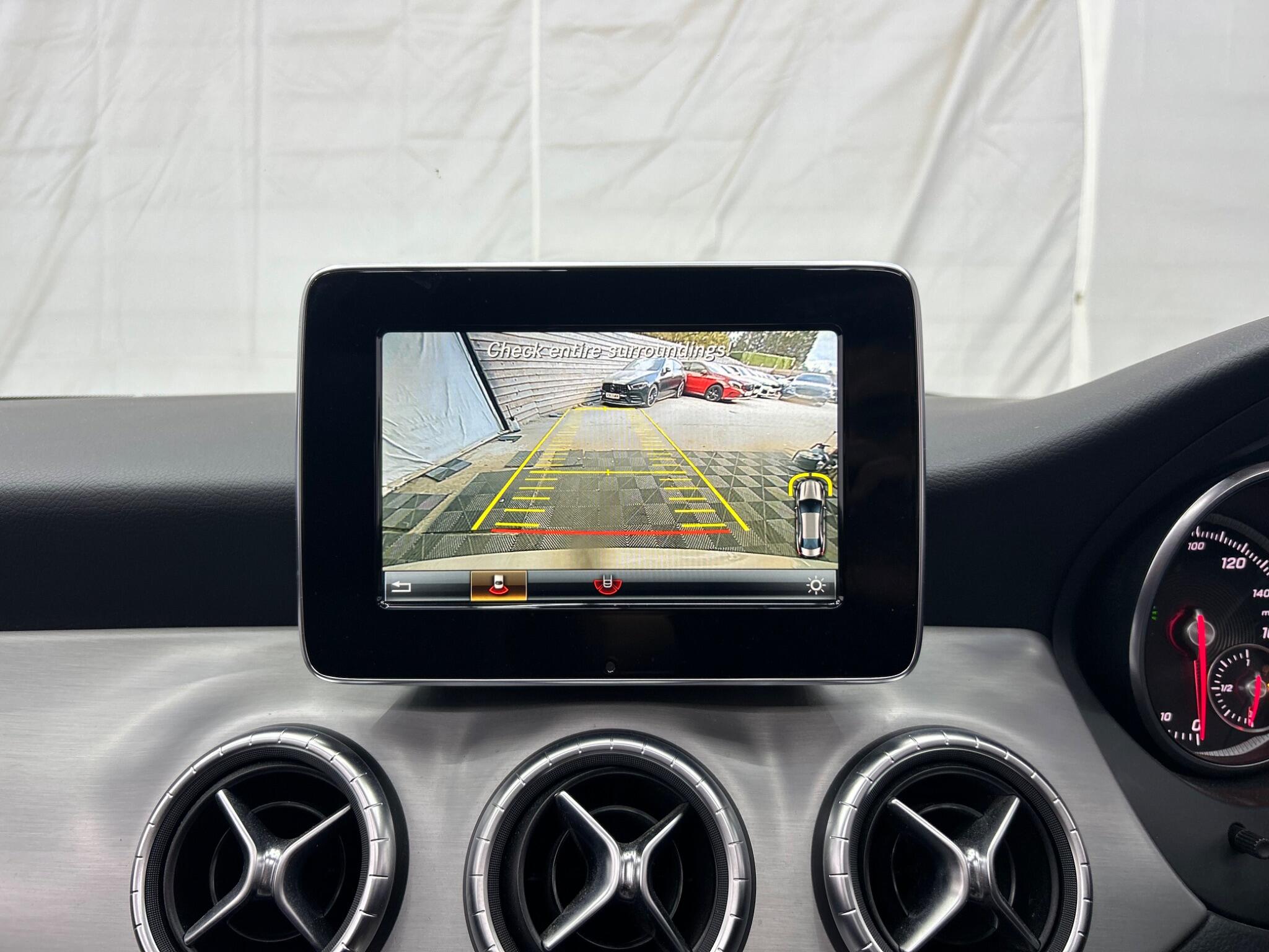 Mercedes-Benz Cla view 36