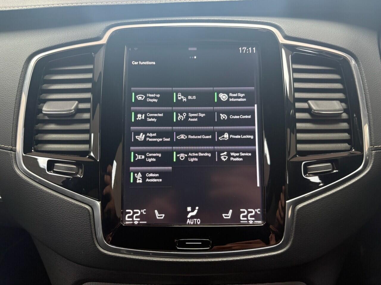 Volvo XC90 view 27