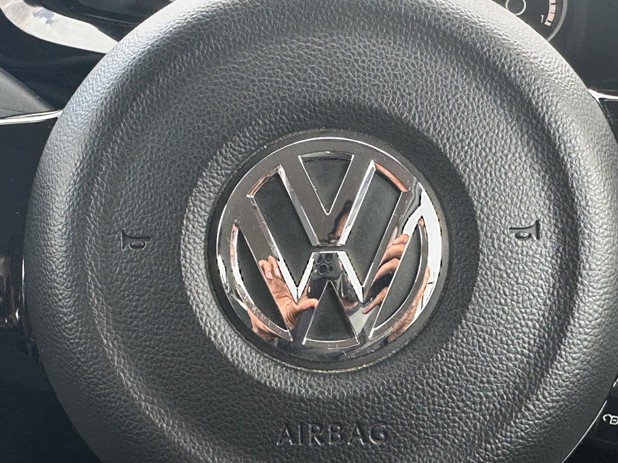 Volkswagen up! view 35