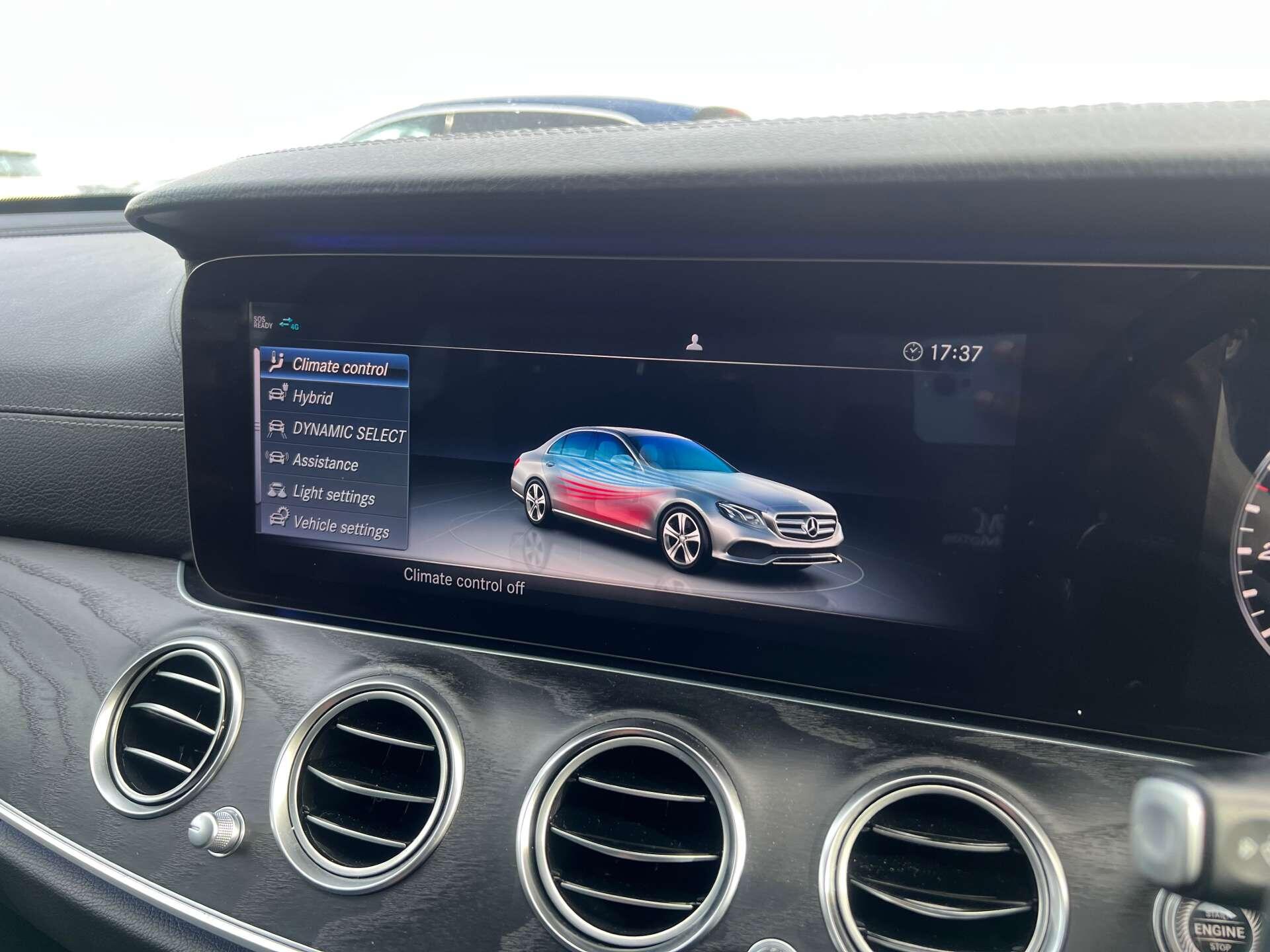 Mercedes-Benz E-Class view 30