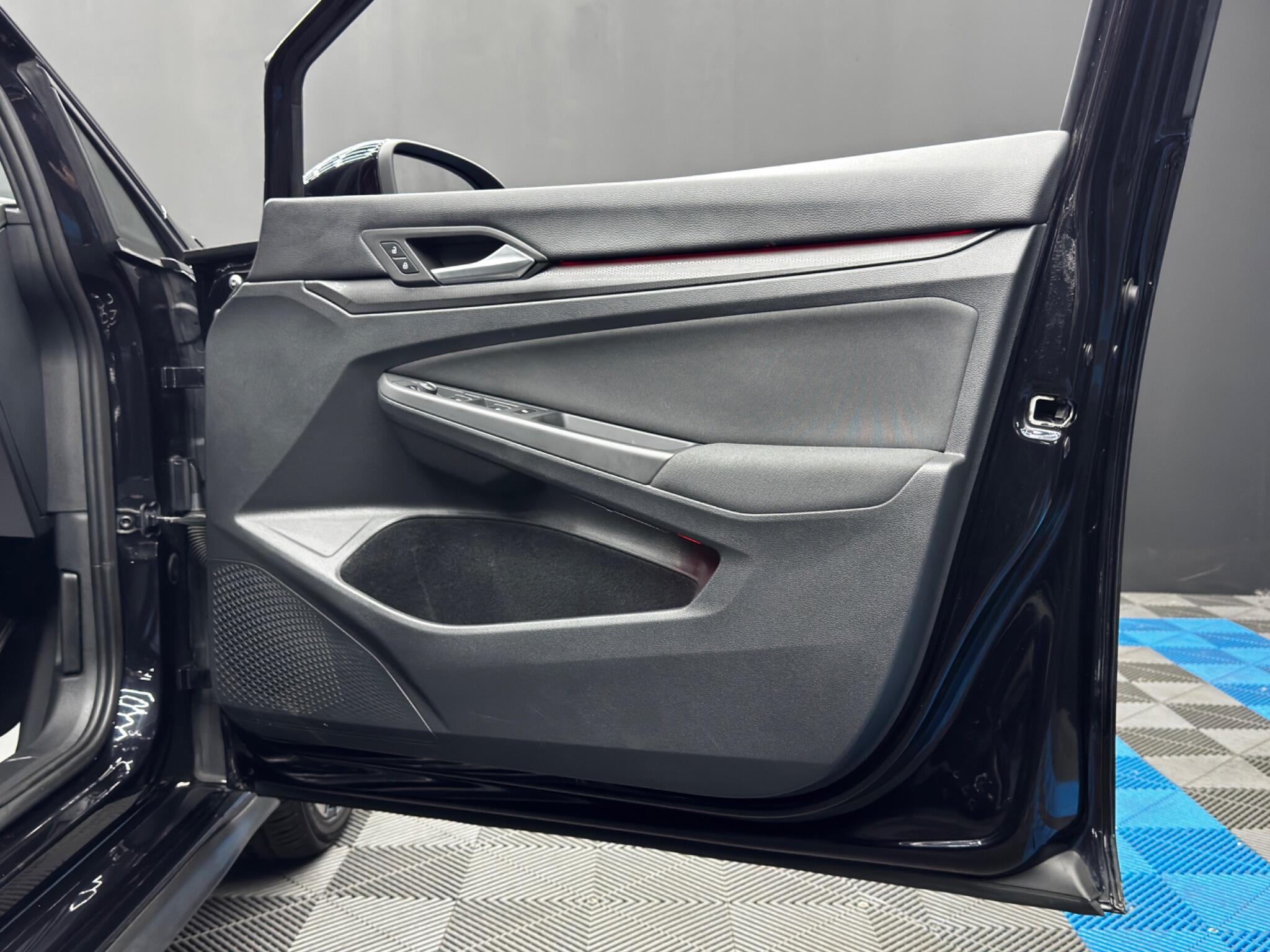 Volkswagen Golf view 40