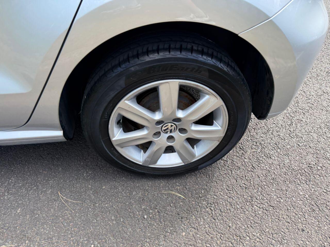 Volkswagen Polo view 23