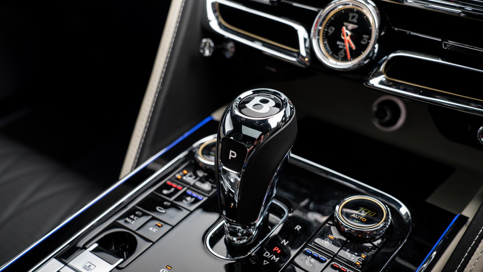Bentley Flying Spur view 56