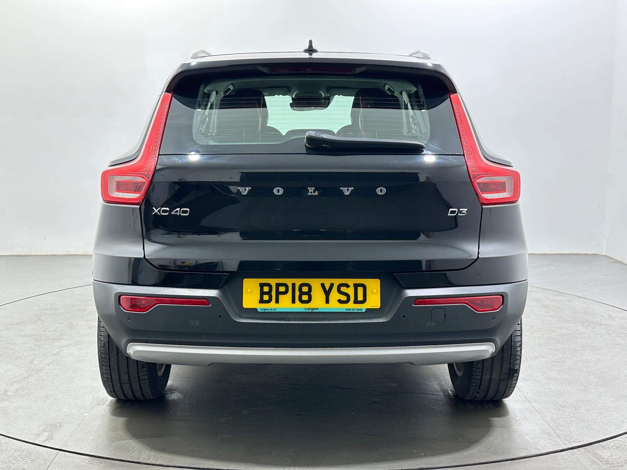 Volvo XC40 view 7