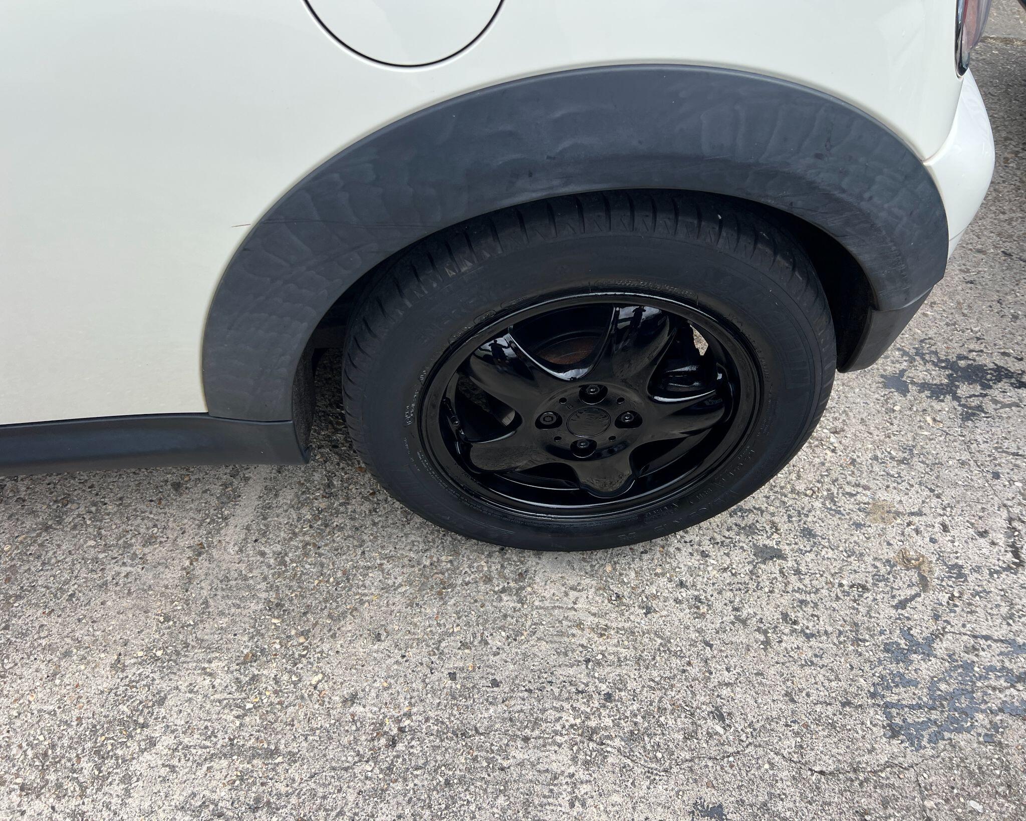 Mini Hatch view 15