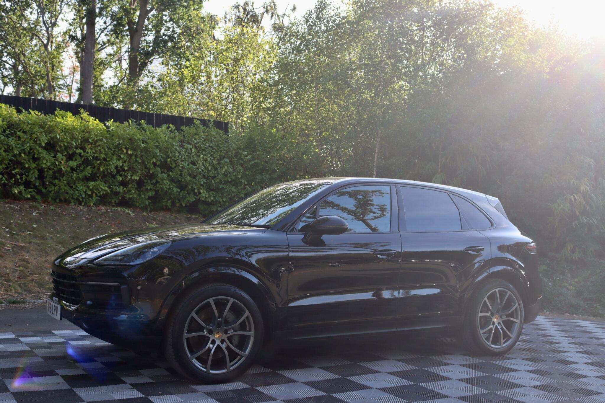 Porsche Cayenne view 25