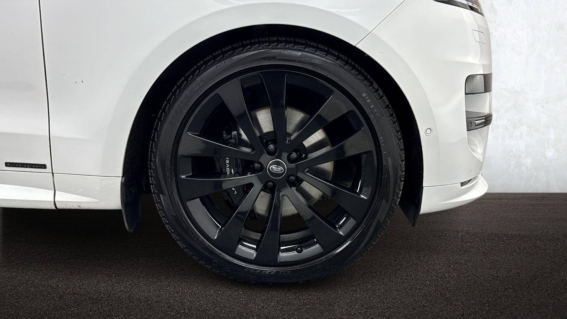 Land Rover Range Rover Sport view 8
