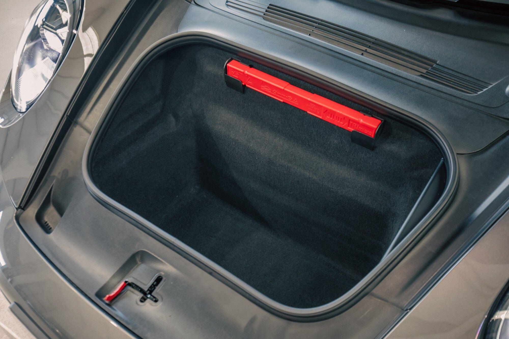 Porsche 911 view 47