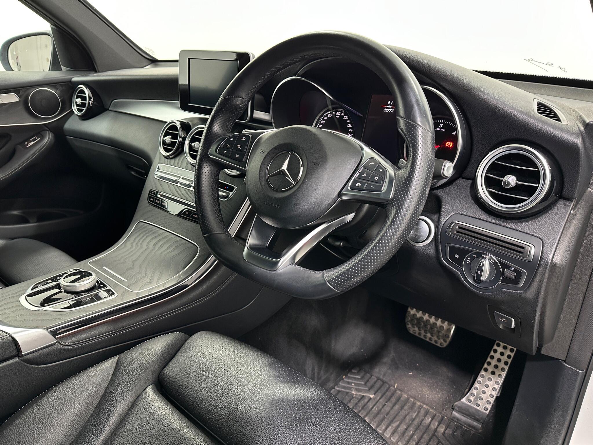 Mercedes-Benz GLC view 11