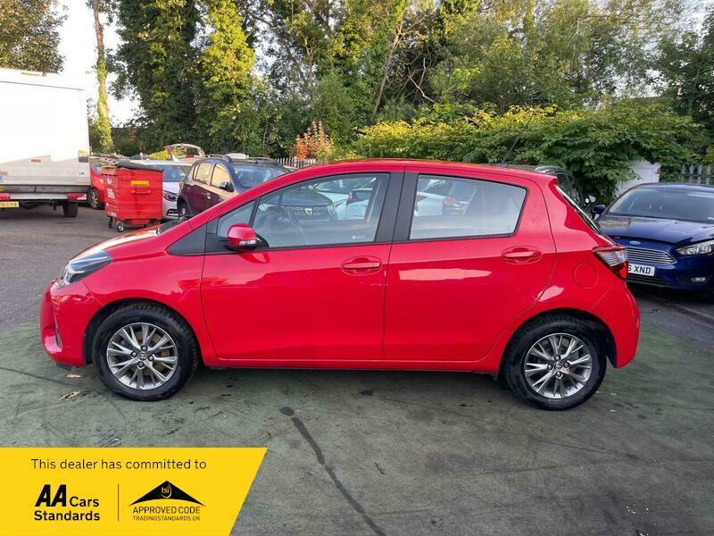 2017 Toyota Yaris 1.5 VVT-i Icon Euro 6 5dr • 37,180 miles image 16