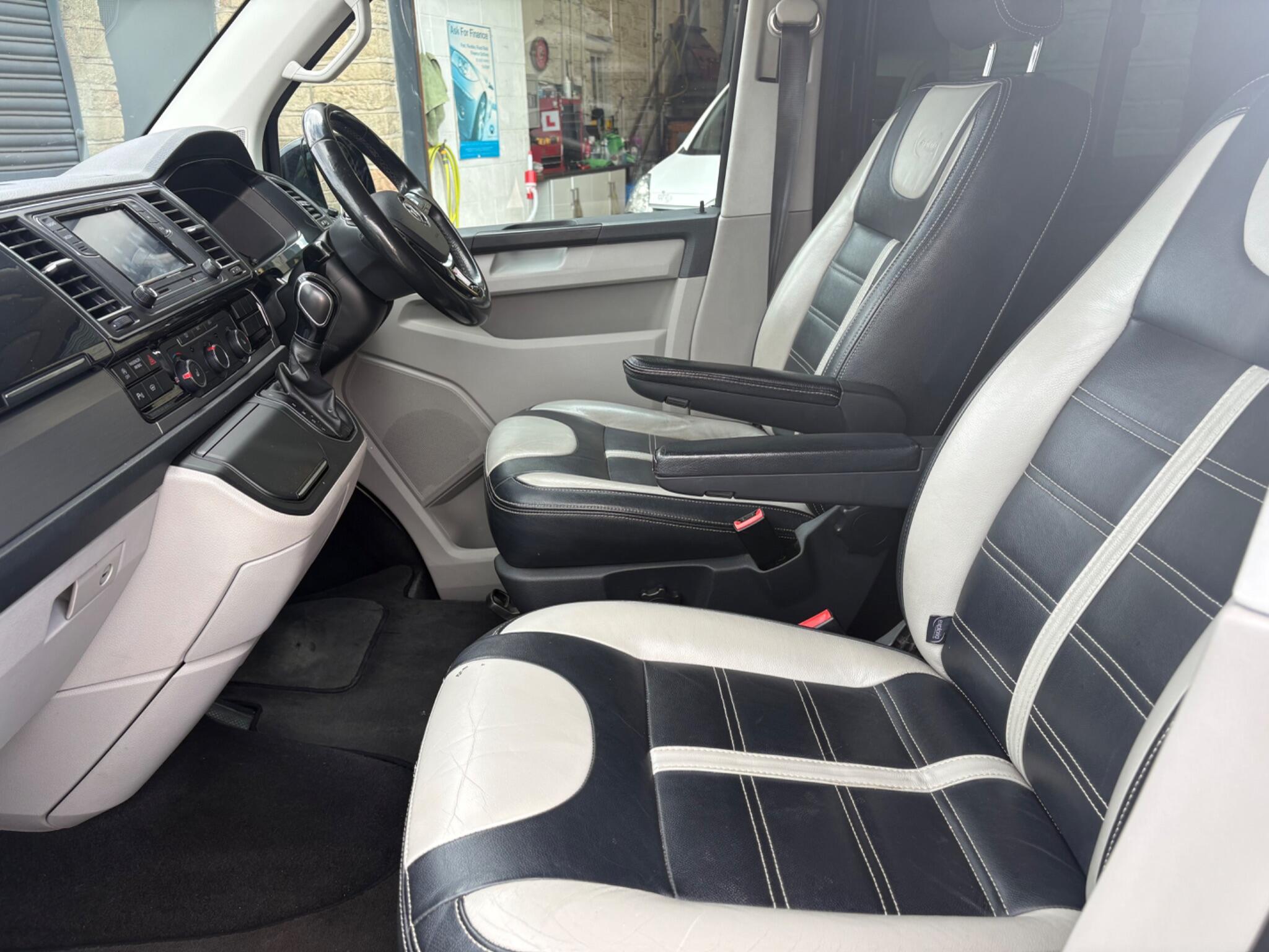 Volkswagen Transporter view 22