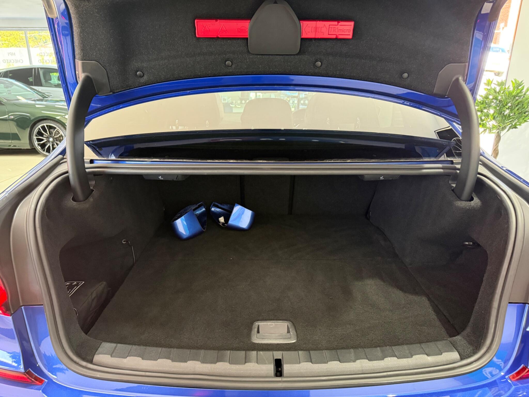BMW 3 Series view 31