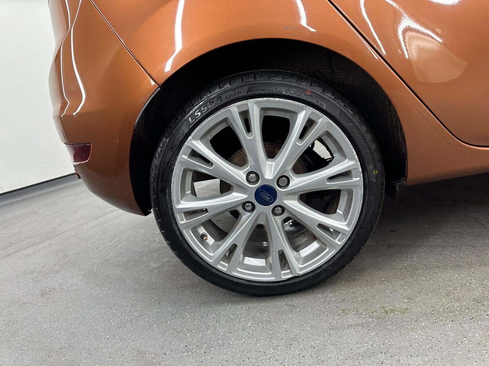 Ford Fiesta view 14