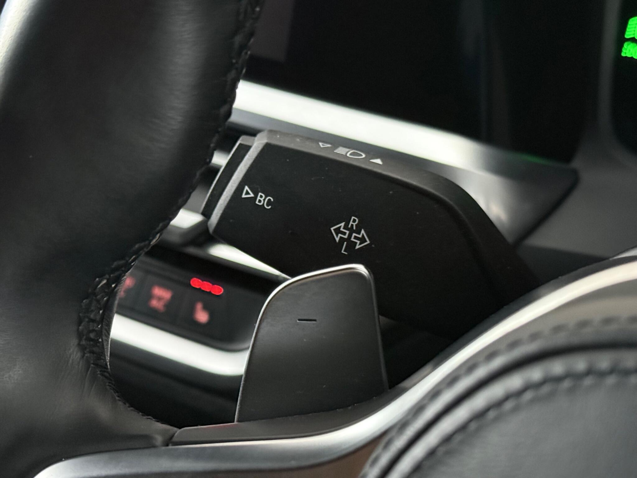 BMW 3 Series view 16