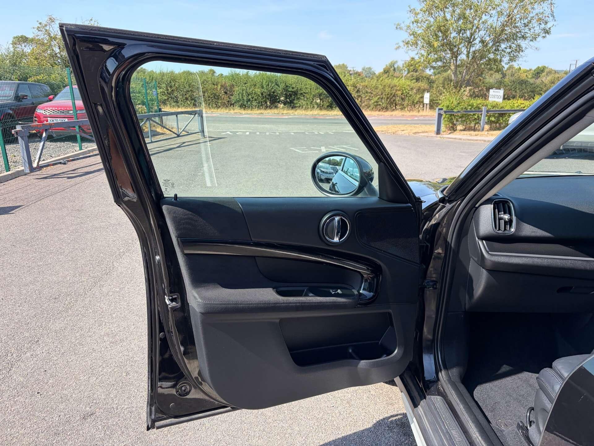 Mini Countryman view 14