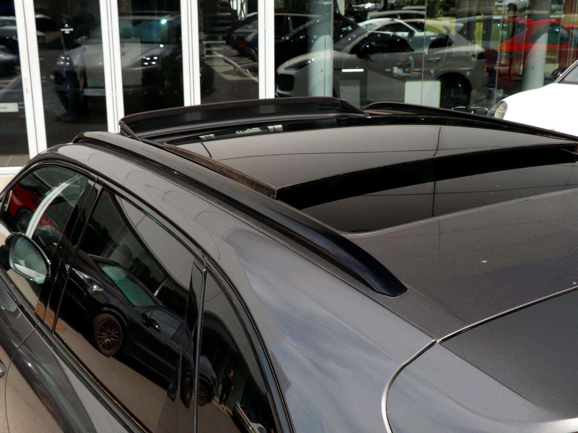 Porsche Cayenne view 28
