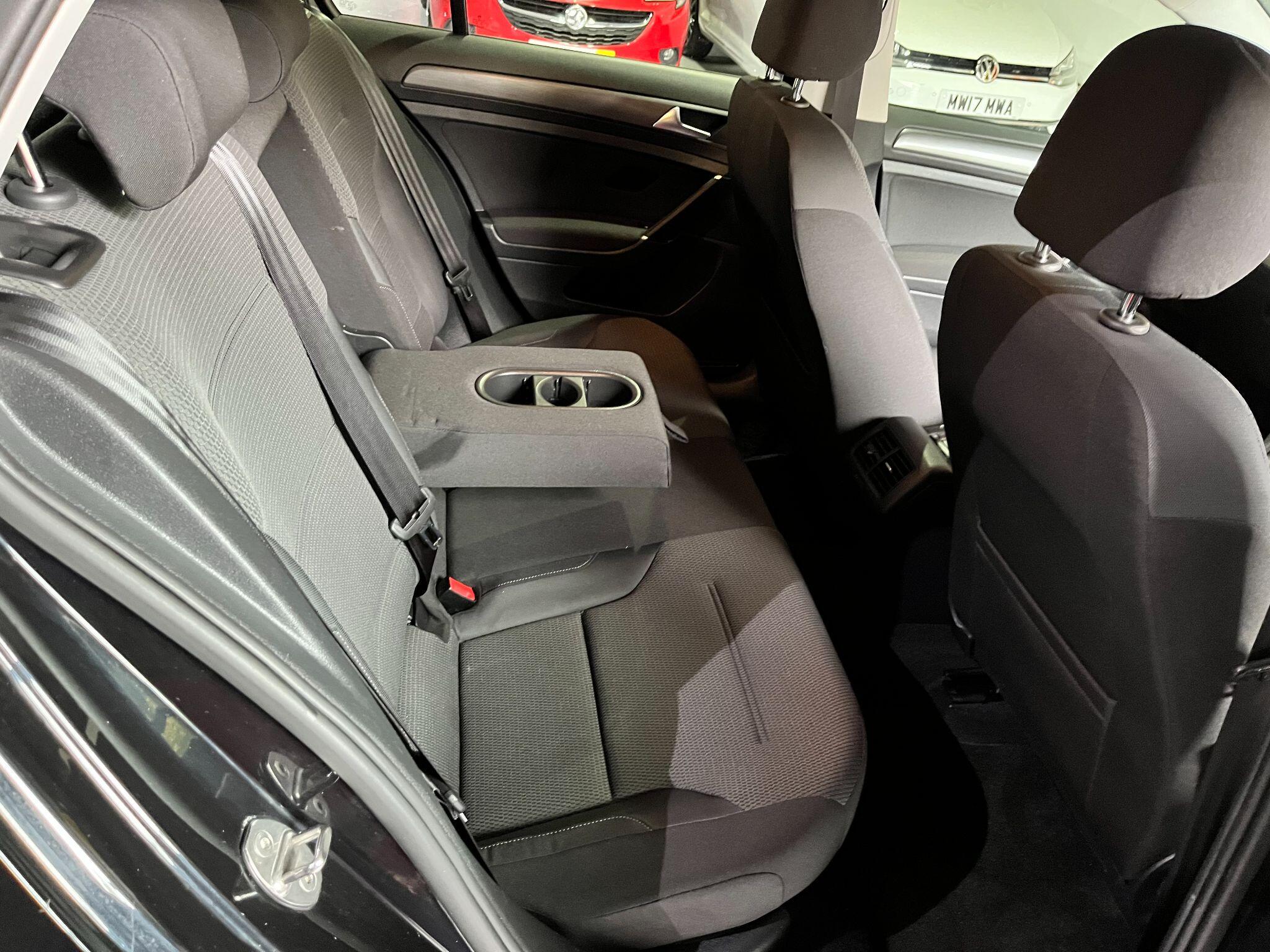 Volkswagen Golf view 18