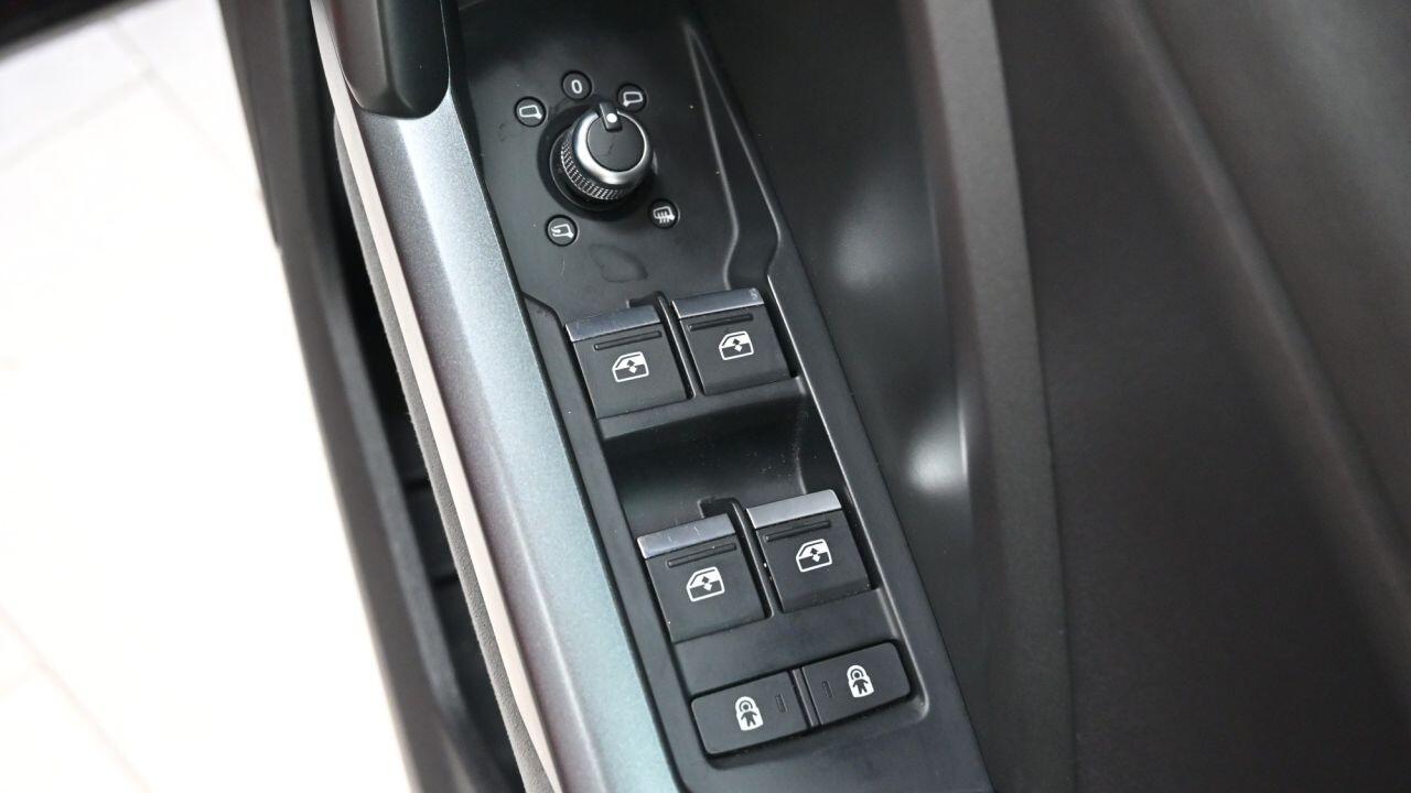 Audi Q3 view 46