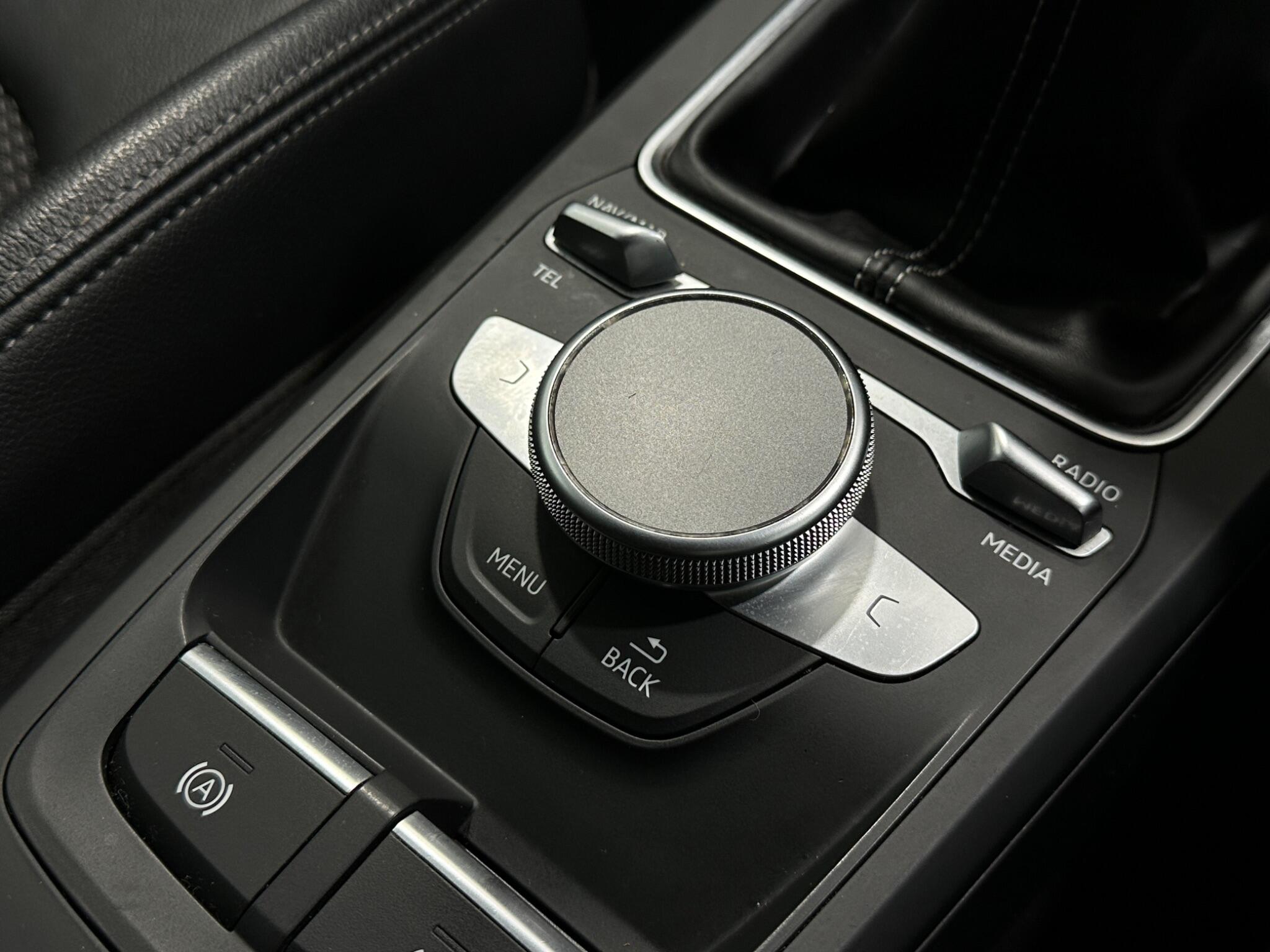 Audi Q2 view 21
