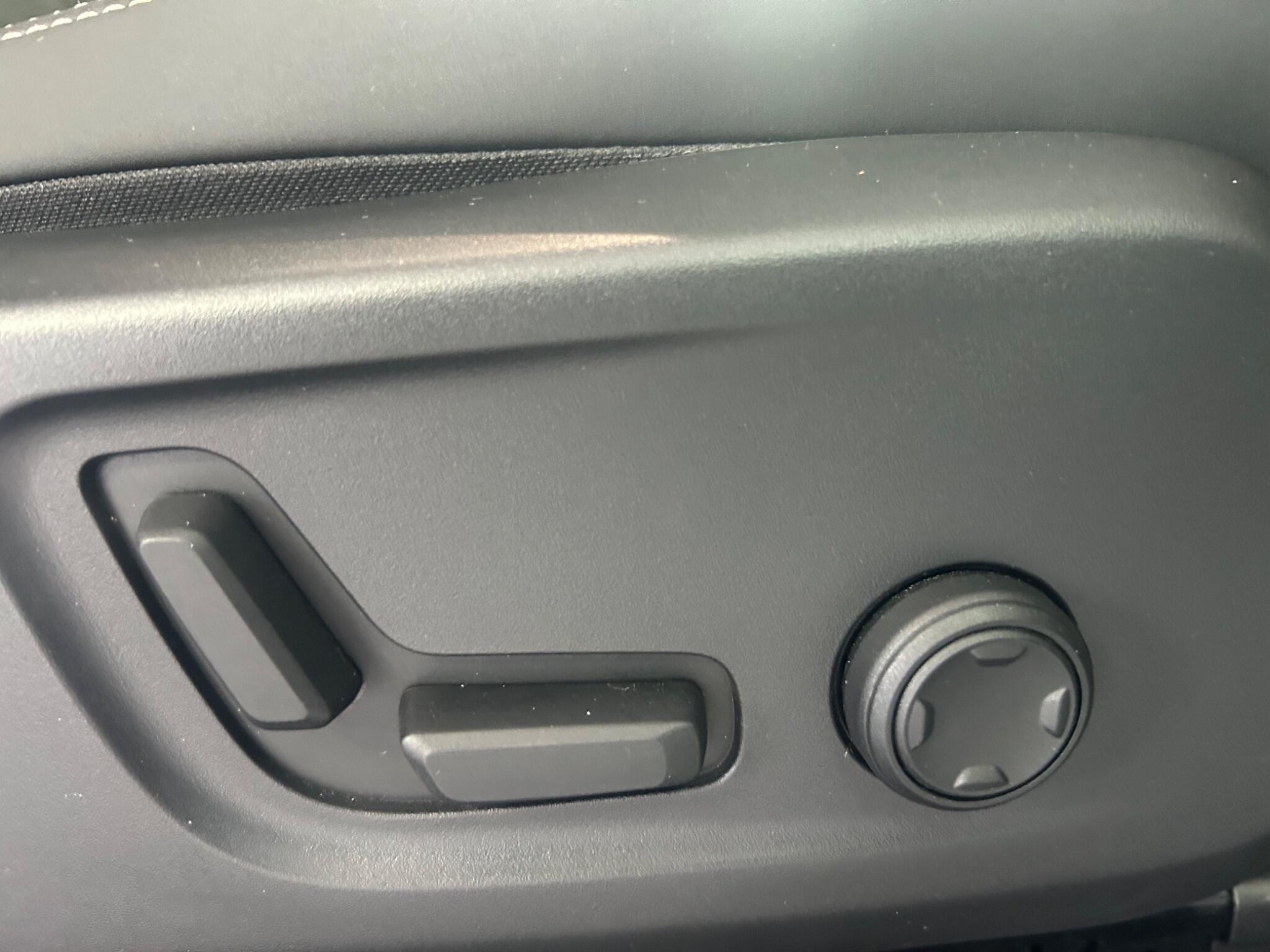 Volvo XC40 view 17
