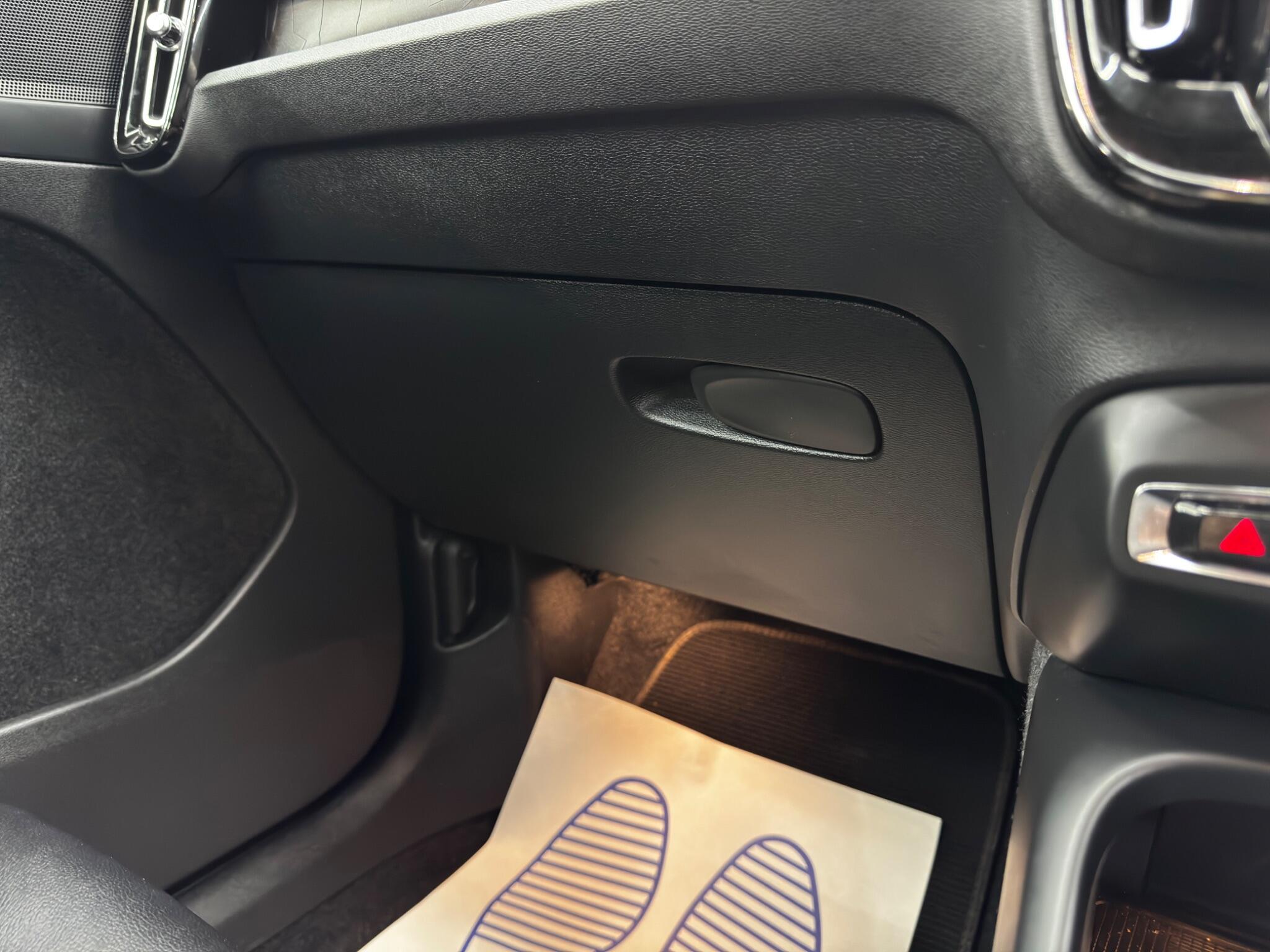 Volvo XC40 view 36