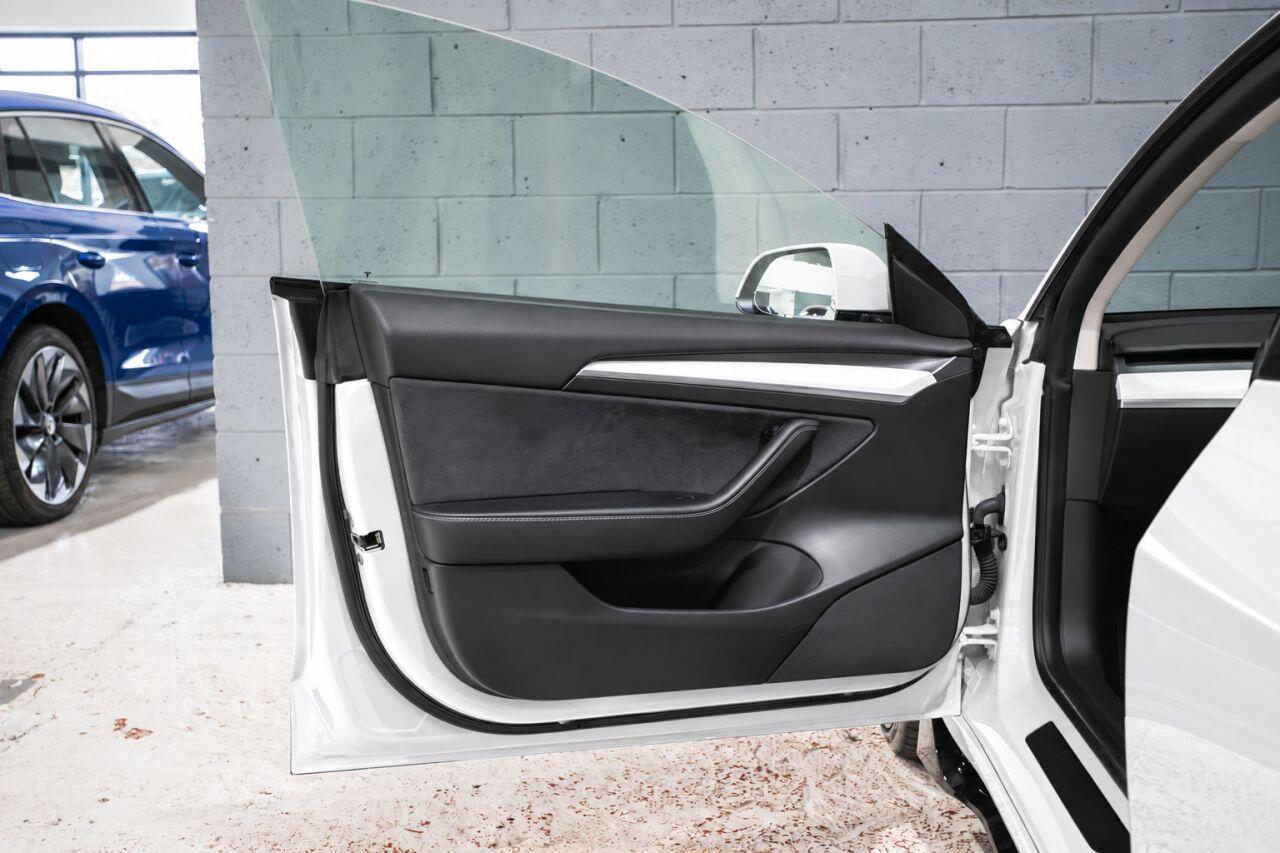 Tesla Model 3 view 12
