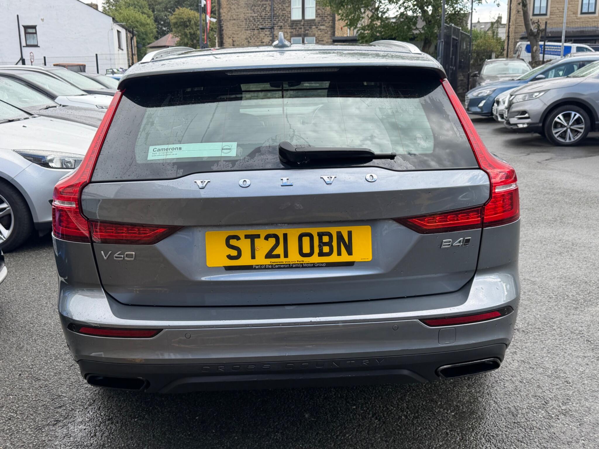 Volvo V60 Cross Country view 5