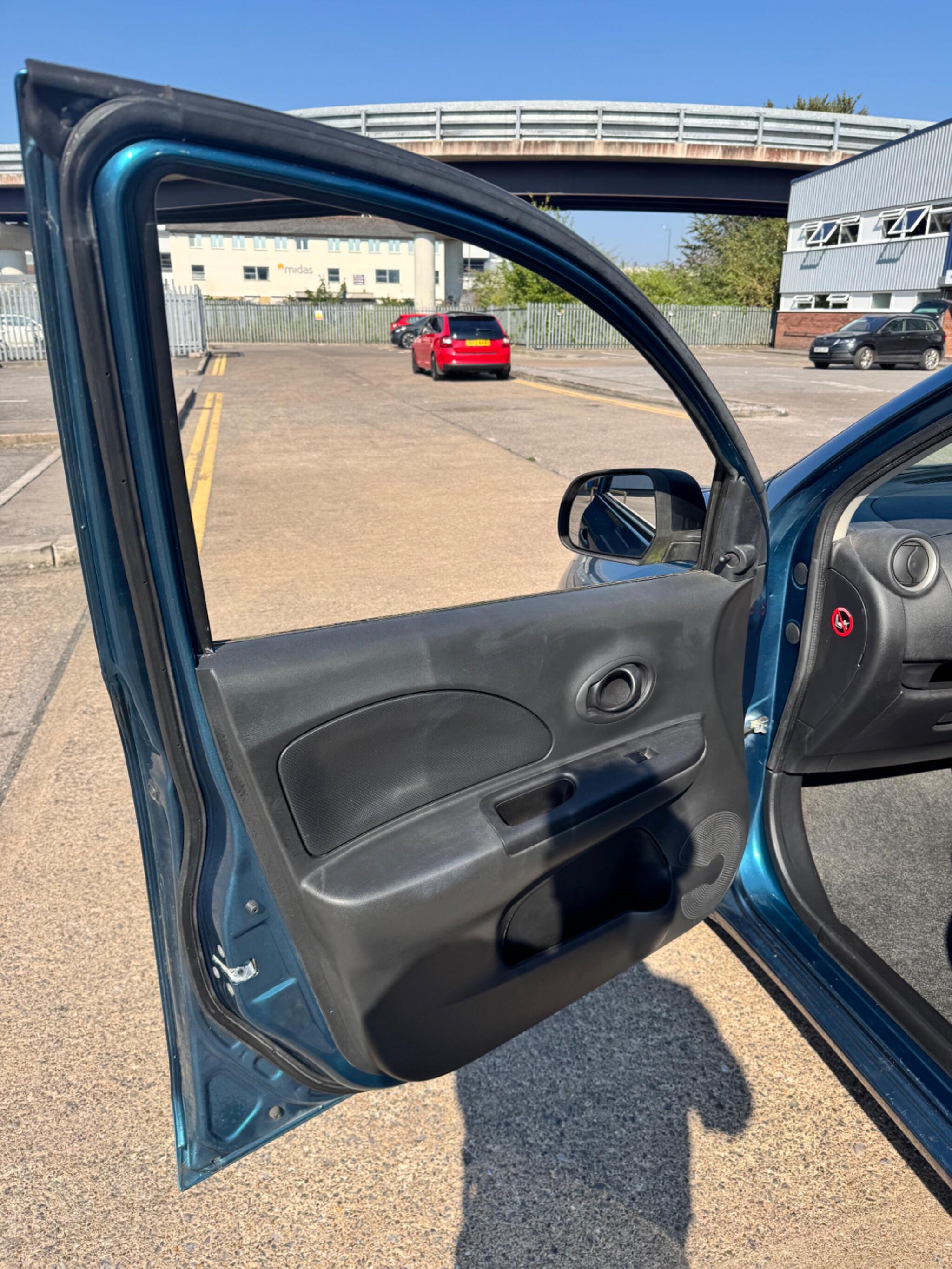 Nissan Micra view 32