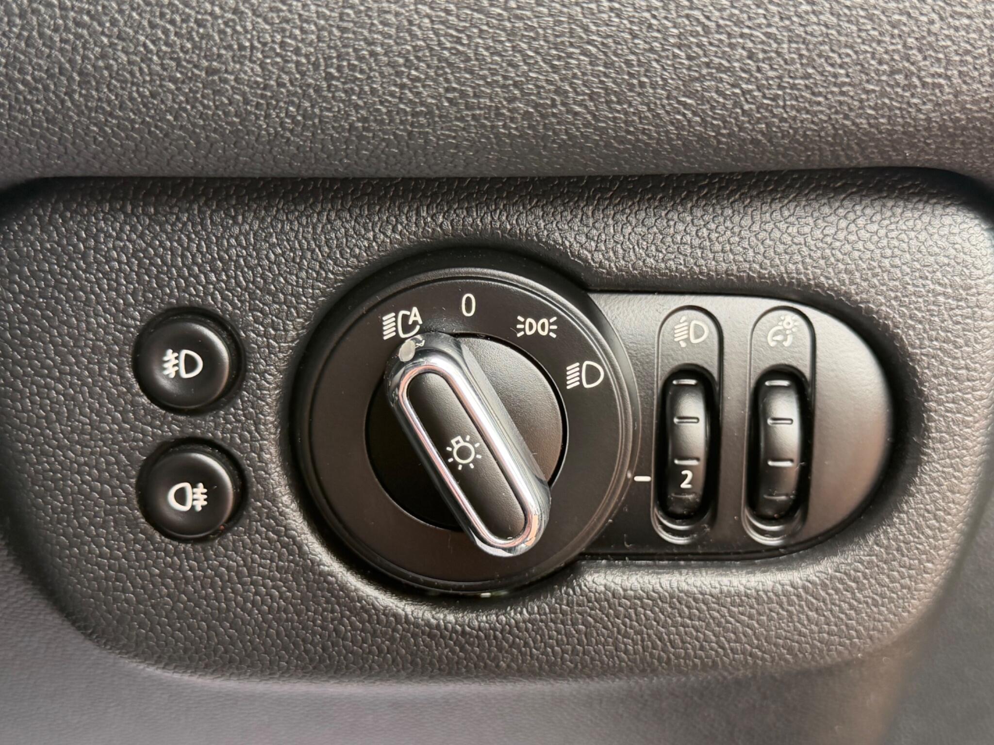 Mini Clubman view 77