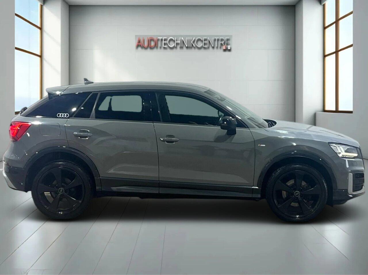 Audi Q2 view 8
