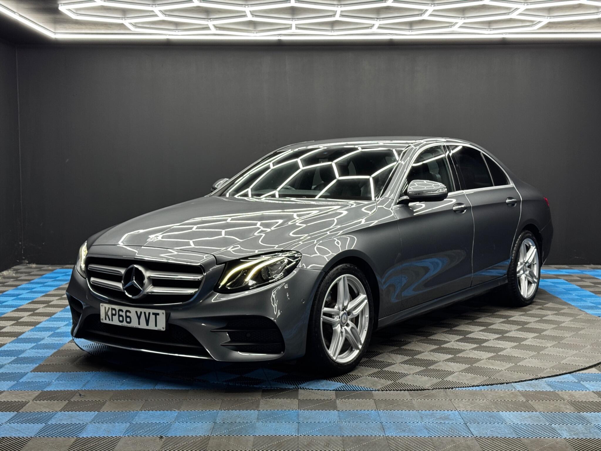 Mercedes-Benz E-Class view 3