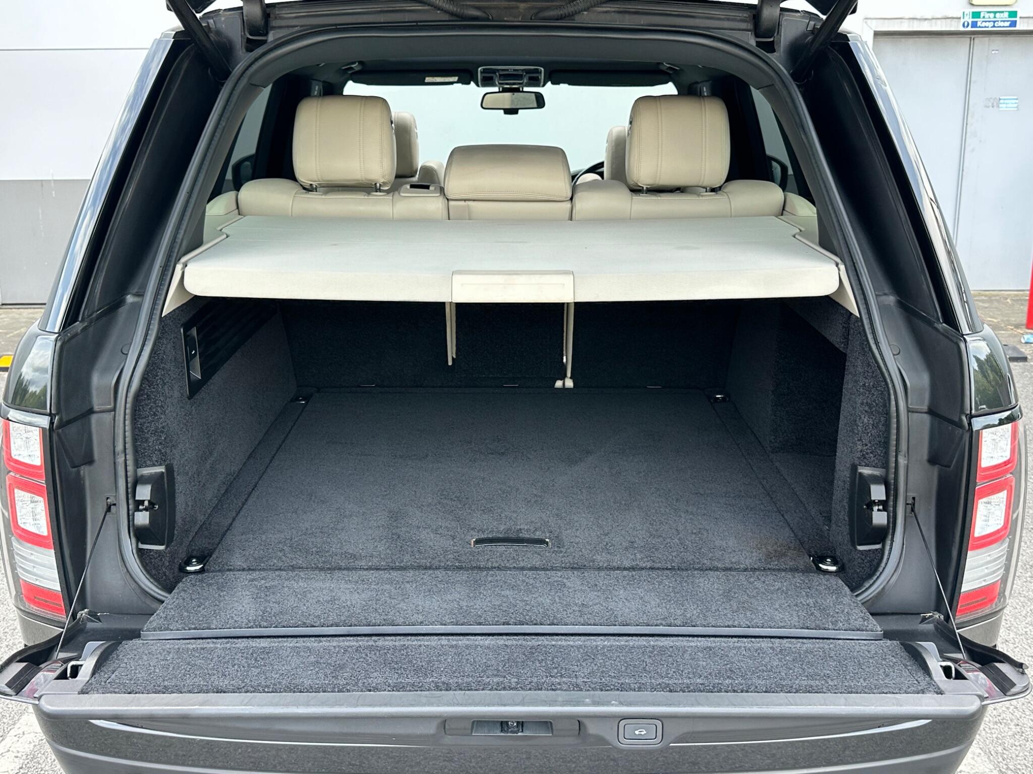 Land Rover Range Rover view 13