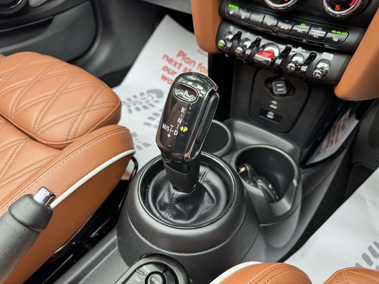 Mini Convertible view 44