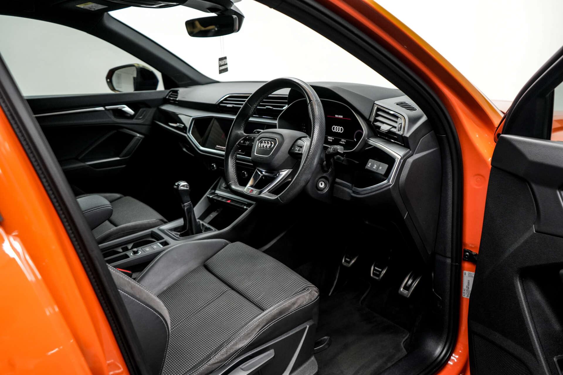 Audi Q3 view 14