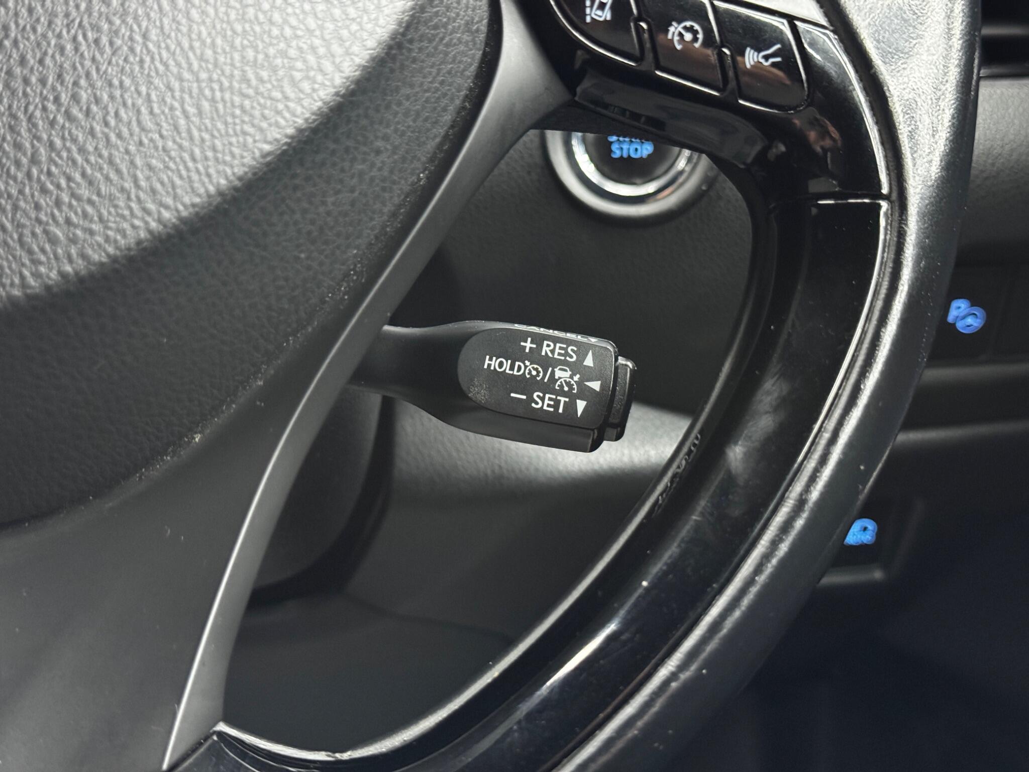 Toyota C-HR view 22