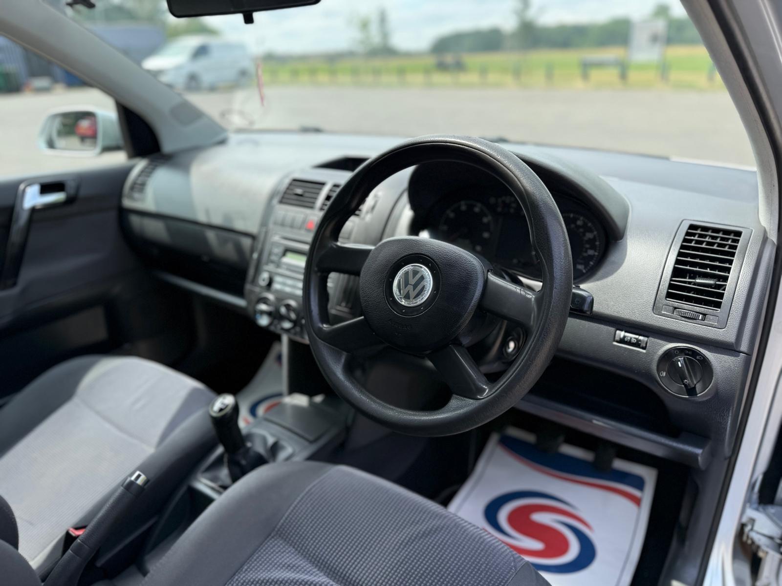 Volkswagen Polo view 17