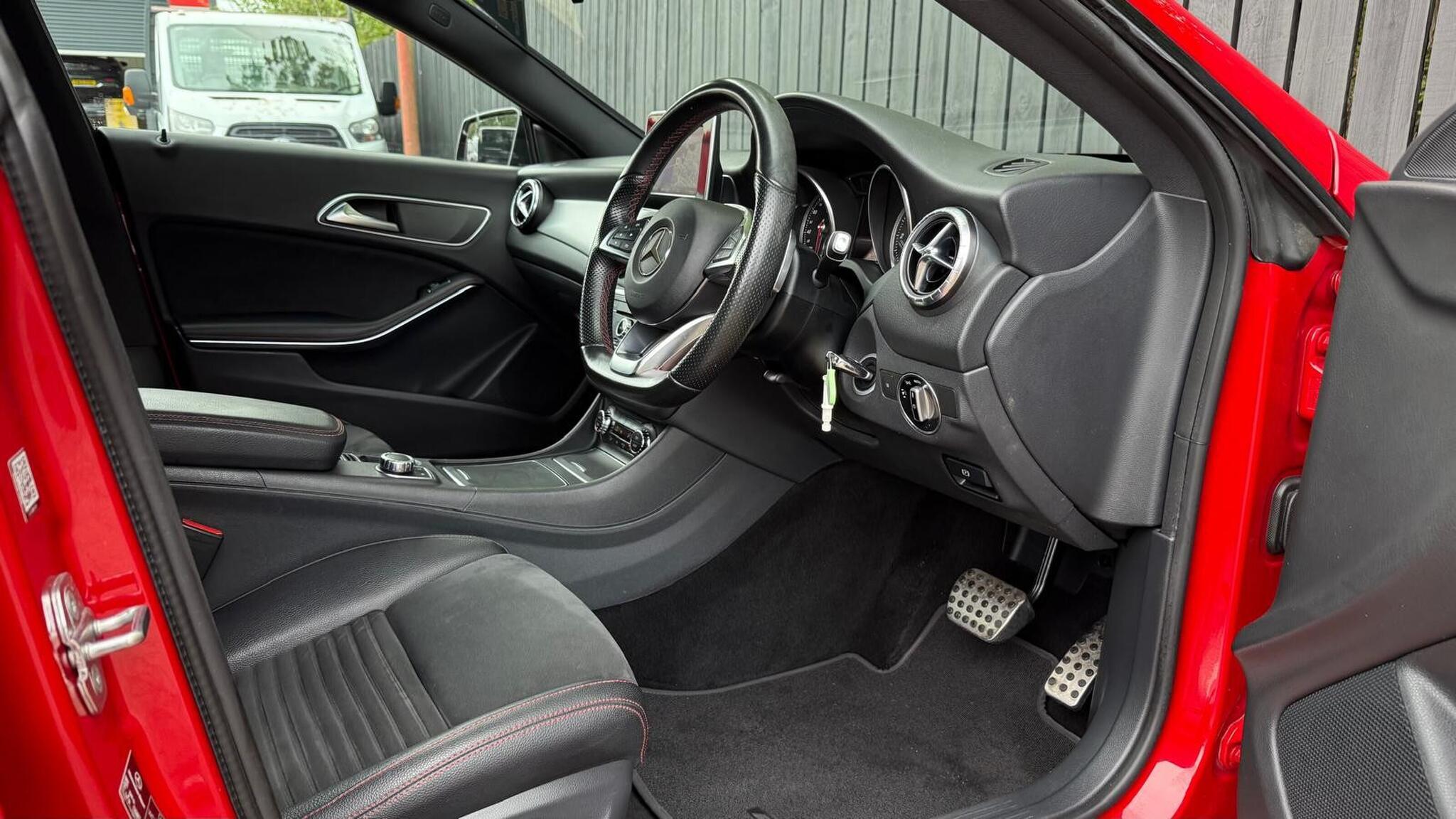 Mercedes-Benz Cla view 22