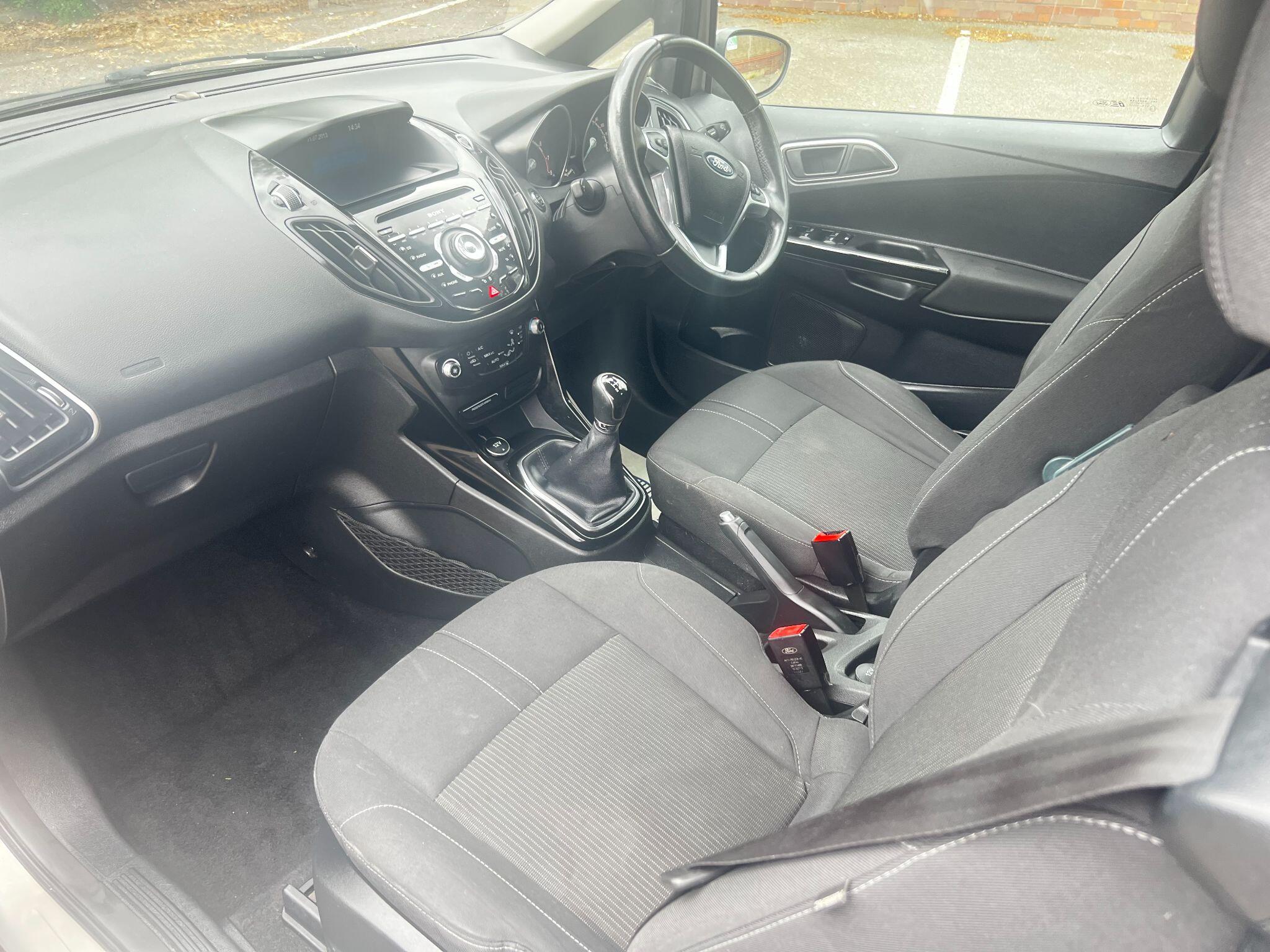 Ford B-Max view 17